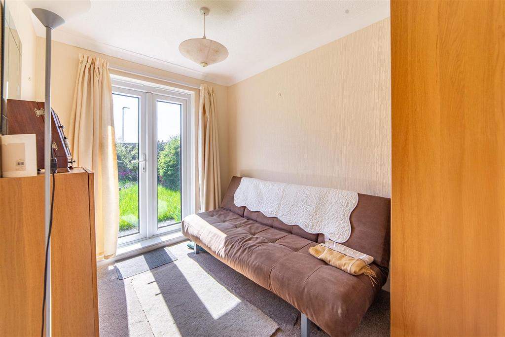 House in North Tyneside, Killingworth - More
