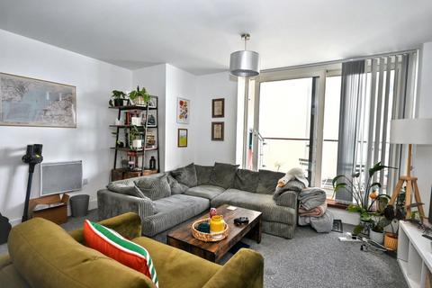 2 bedroom apartment for sale, 19 Duncansby House (3rd floor flat), Ferry Court, Cardiff, CF11 0AT