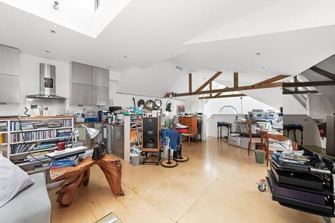 3 bedroom terraced house for sale, Camden Mews, London, NW1