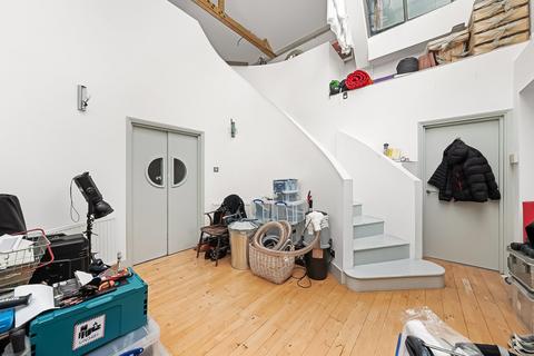 3 bedroom terraced house for sale, Camden Mews, London, NW1