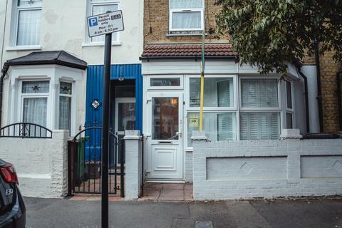 1 bedroom flat for sale, Pearcroft Road, Leytonstone, E11