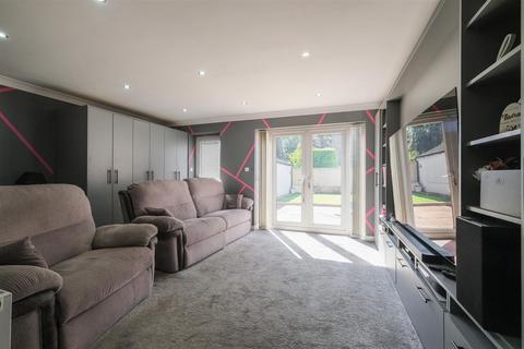 3 bedroom semi-detached house for sale, Castlefields Road, Brighouse