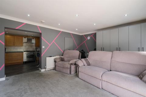 3 bedroom semi-detached house for sale, Castlefields Road, Brighouse