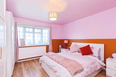 1 bedroom terraced house for sale, Harvey Road, AYLESBURY, Buckinghamshire, HP21