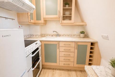 1 bedroom flat for sale, De La Warr Parade, Bexhill on Sea TN40