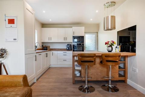 3 bedroom detached bungalow for sale, Newbridge-On-Wye, Llandrindod Wells
