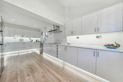 4 bedroom detached house for sale, Court Road, Maidenhead