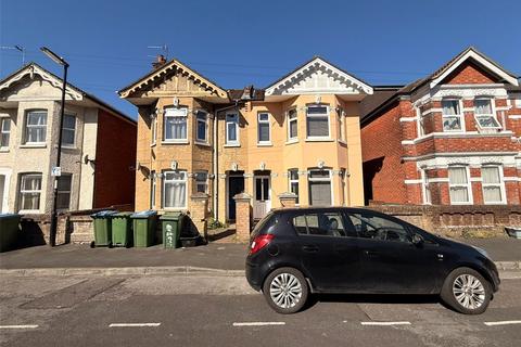 4 bedroom semi-detached house to rent, Coventry Road, Southampton, Hampshire, SO15