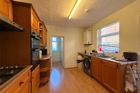 4 bedroom semi-detached house to rent, Coventry Road, Southampton, Hampshire, SO15