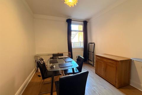 4 bedroom semi-detached house to rent, Coventry Road, Southampton, Hampshire, SO15