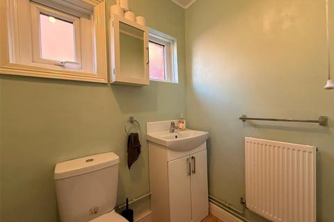 4 bedroom semi-detached house to rent, Coventry Road, Southampton, Hampshire, SO15