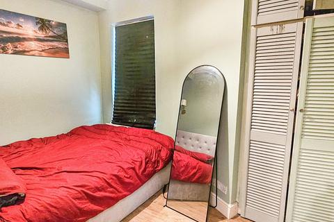 2 bedroom flat for sale, Canning Town, London, London, E16