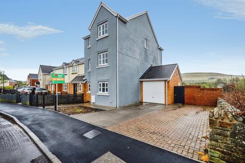 4 bedroom end of terrace house for sale, Lakeside Way, Nantyglo, EBBW VALE