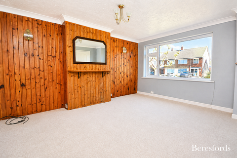 3 bedroom semi-detached house to rent, Nabbott Road, CM1