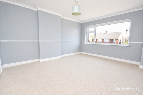 3 bedroom semi-detached house to rent, Nabbott Road, CM1