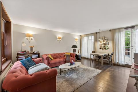 2 bedroom apartment for sale, Scott Avenue, London