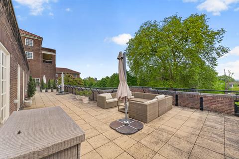 2 bedroom apartment for sale, Scott Avenue, London