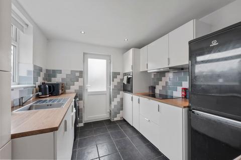 2 bedroom semi-detached house for sale, Davenham Avenue, Padgate, WA1