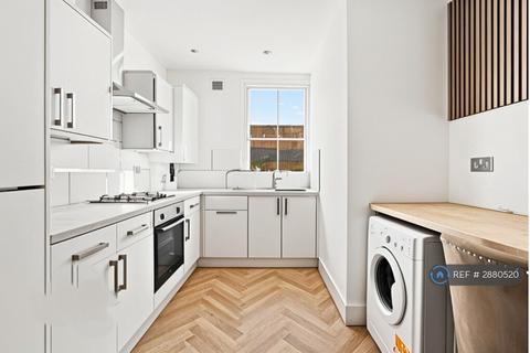 4 bedroom terraced house to rent, Upper North St, London, E14