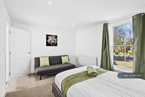 4 bedroom terraced house to rent, Upper North St, London, E14