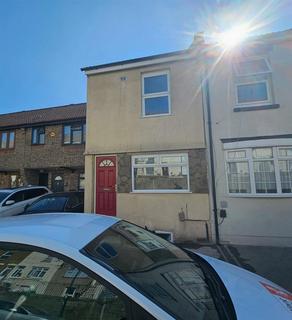 3 bed terraced house for rent in Upper Luton Road, Chatham