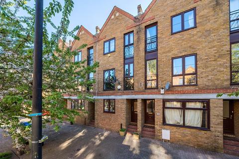 3 bedroom terraced house for sale, Brunswick Quay, Surrey Quays, London, SE16