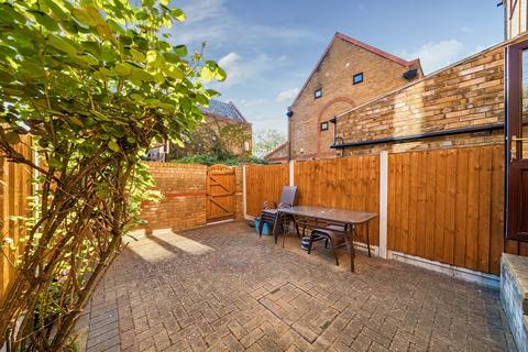 3 bedroom terraced house for sale, Brunswick Quay, Surrey Quays, London, SE16