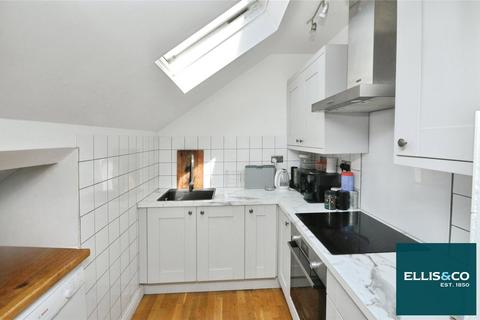 Holmdale Gardens, Hendon, NW4