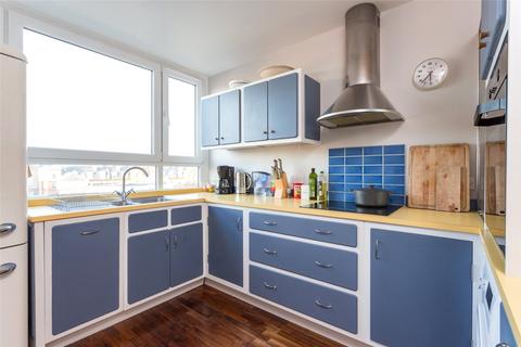 2 bedroom apartment for sale, Roman Road, London