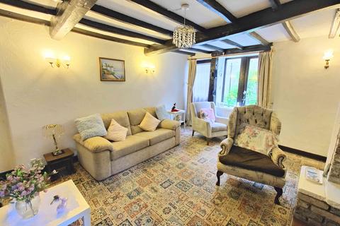3 bedroom cottage for sale, Towngate, Hipperholme HX3