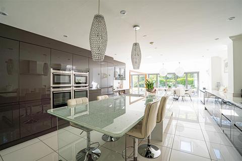 5 bedroom detached house for sale, Ridgewood Gardens, Hastings