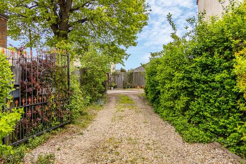 3 bedroom detached house for sale, Clay Lake, Spalding