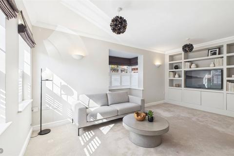 3 bedroom detached house for sale, Cedar Gardens, Woking GU24