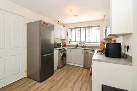 3 bedroom semi-detached house for sale, Hodding Road, Worksop, S80
