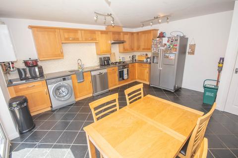 2 bedroom end of terrace house for sale, Avocet Close, Coton Park, Rugby, CV23