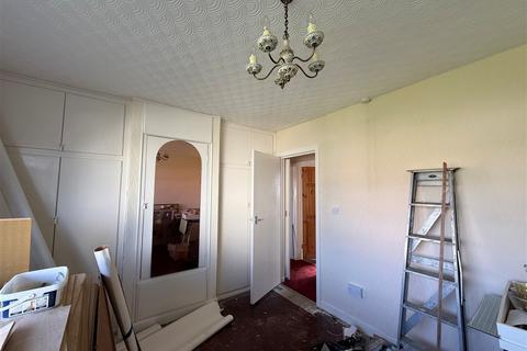 2 bedroom flat for sale, Maple Close, BARRY