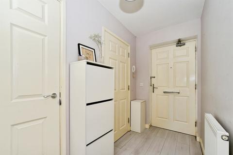 2 bedroom apartment for sale, Woodroffe Square, CALNE