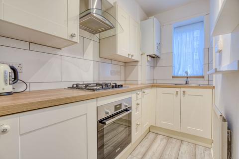 Studio to rent, Kilburn Priory, Kilburn Gate Kilburn Priory, NW6