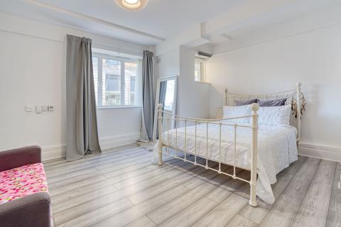 Studio to rent, Kilburn Priory, Kilburn Gate Kilburn Priory, NW6
