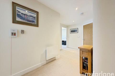 2 bedroom flat for sale, Lowry Way, Swindon SN3