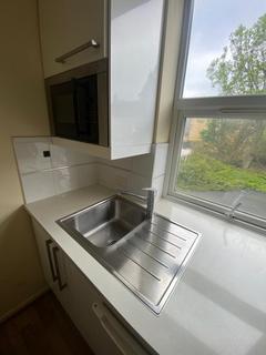 Studio to rent, 1 Ash Grove