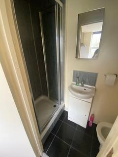 Studio to rent, 1 Ash Grove
