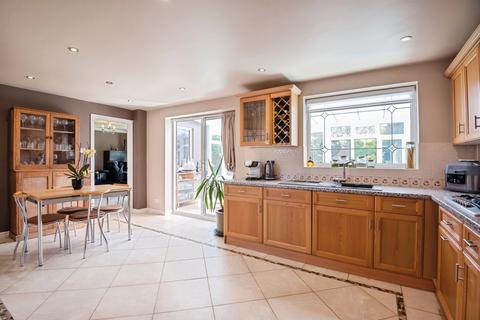 4 bedroom detached house for sale, Campbell Close, Buntingford