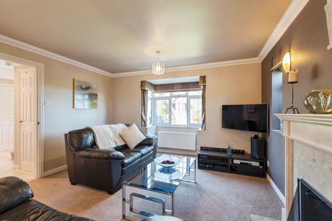 4 bedroom detached house for sale, Campbell Close, Buntingford