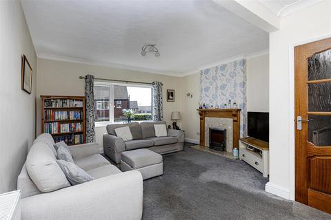 4 bedroom semi-detached house for sale, Highfield Avenue, Halifax HX4