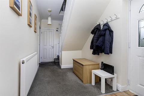 4 bedroom semi-detached house for sale, Highfield Avenue, Halifax HX4