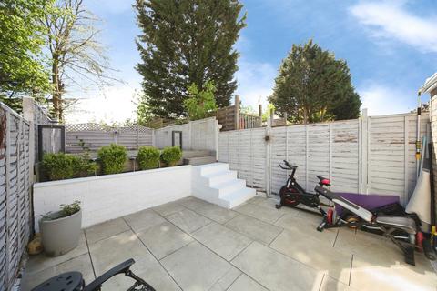 3 bedroom townhouse for sale, Watling Gardens, Dunstable