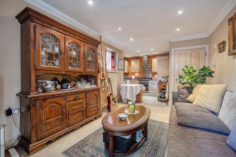 2 bedroom flat for sale, St. Cross Road, Argyll Court, SO23