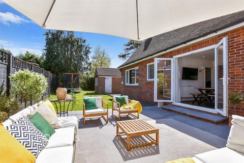 3 bedroom chalet for sale, Pellhurst Road, Ryde PO33
