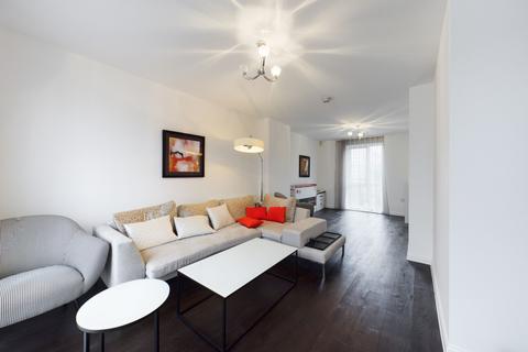4 bedroom terraced house to rent, Corner Mead, London